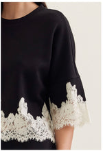 Load image into Gallery viewer, ENTRO Lace Detailed Top