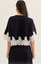 Load image into Gallery viewer, ENTRO Lace Detailed Top